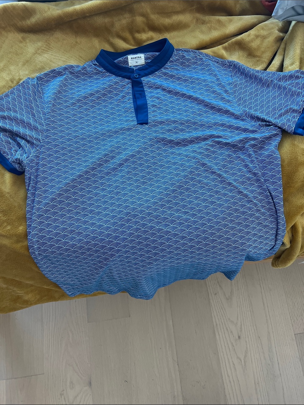 Mantra Blue Short-Sleeve Henley Polo with Wave Motif